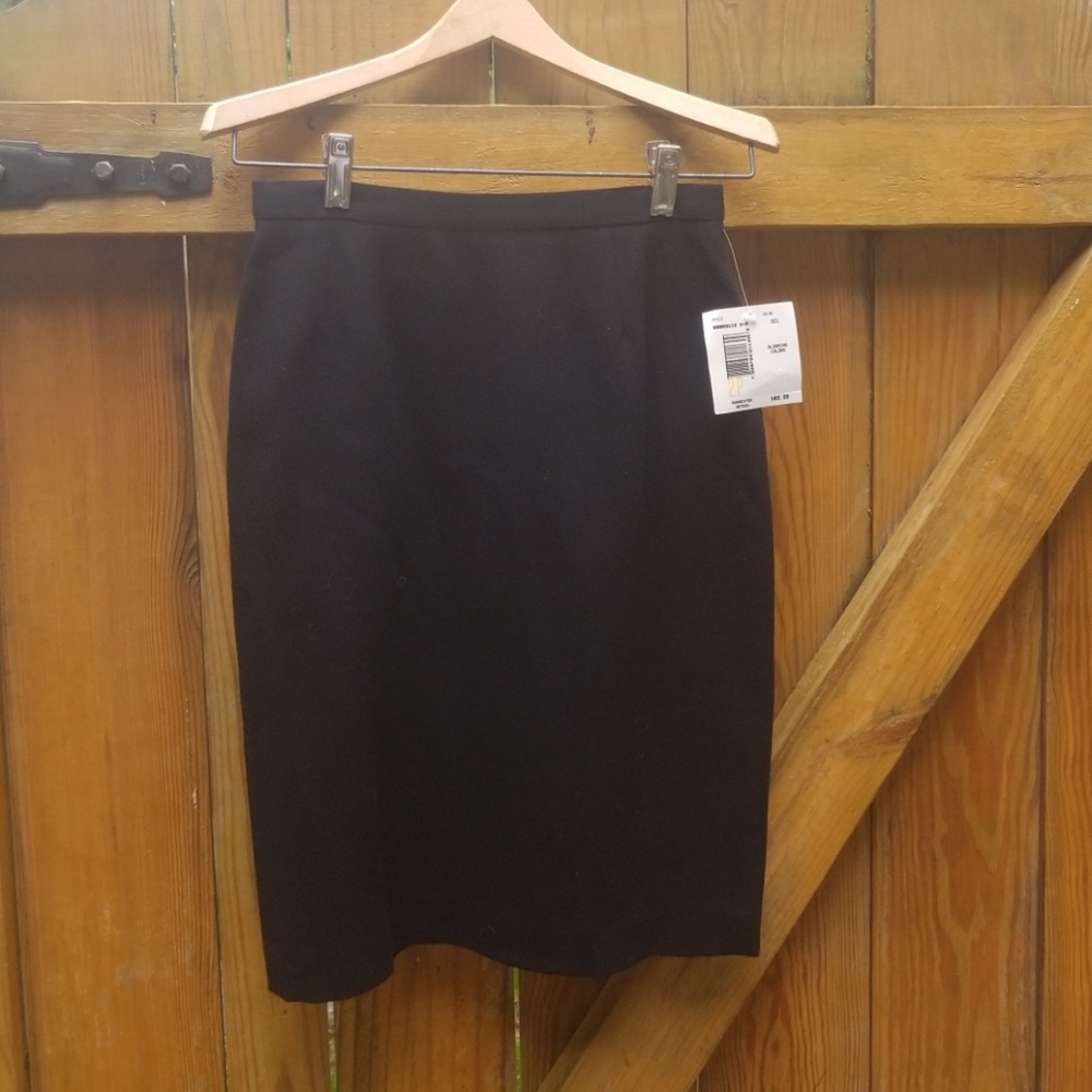 Liz Claiborne 2 petite blacwool lined pencil skirt
